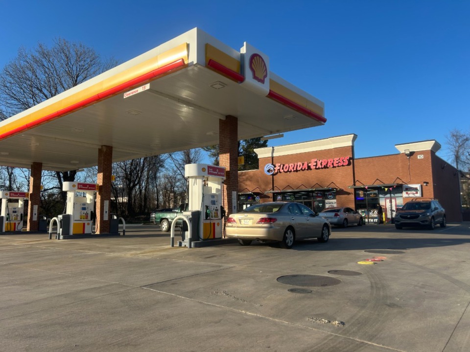 <strong>The gas station at 837 Florida St., which sat without pumps or operation for more than a year, has opened as a Shell under the name Florida Express.&nbsp;</strong>(Sophia Surrett/The Daily Memphian)