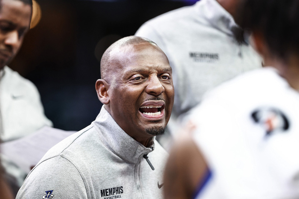 <strong>University of Memphis head coach Penny Hardaway speaks during a timeout against Louisiana Tech on Dec. 4.</strong> (Mark Weber/The Daily Memphian)