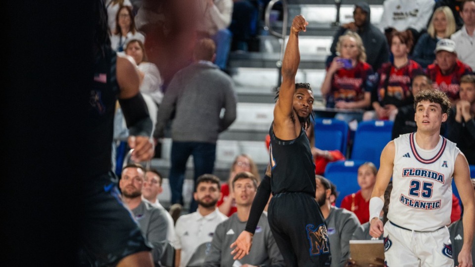 <strong>&ldquo;The game goes fast, and you&rsquo;ve gotta pick up on those mistakes,&rdquo; said Memphis guard Tyrese Hunter (middle). &ldquo;I think sometimes we let the game plan slip away from us.&rdquo;</strong> (University of Memphis Athletics/The Daily Memphian file)