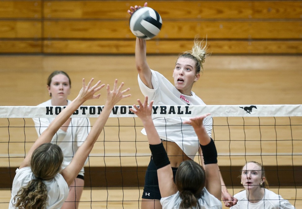 <strong>Houston volleyball player Sydni Vice during practice on Monday, August 19, 2024.</strong> (Mark Weber/The Daily Memphian file)