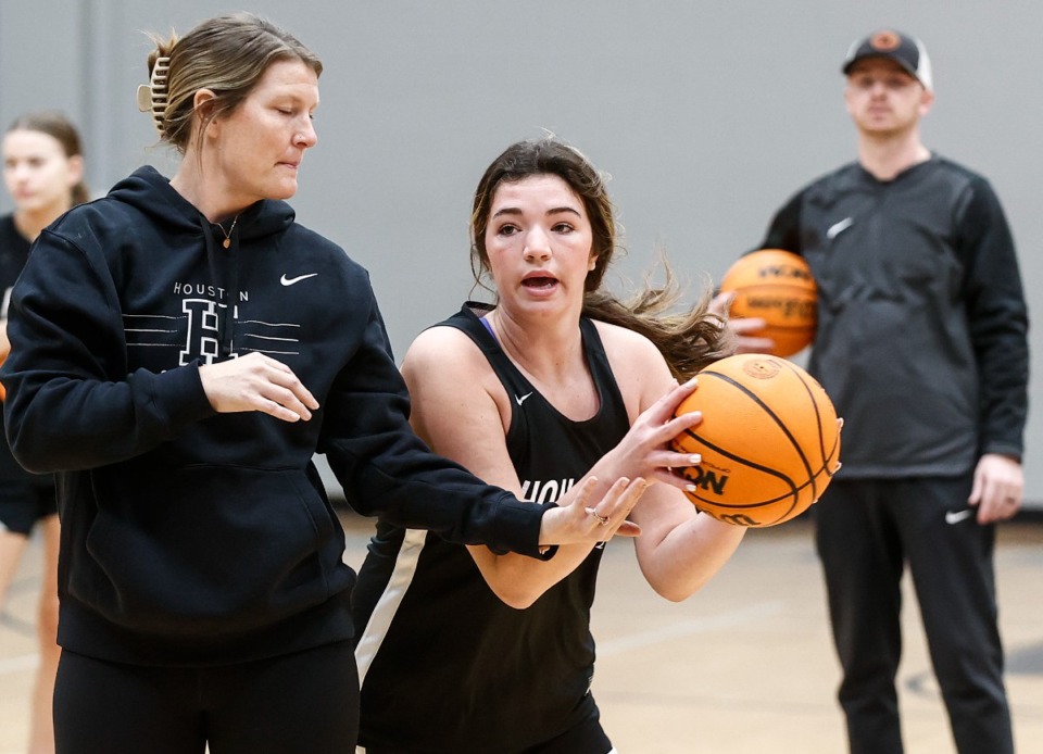 <strong>Houston senior McKenzie Percoski (middle) during a recent practice on Monday, Jan. 6, 2025.</strong> (Mark Weber/The Daily Memphian)