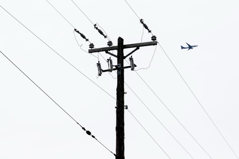 <strong>Electrical lines near Broad Ave., on Tuesday, March 2, 2021.</strong> (Mark Weber/The Daily Memphian file)