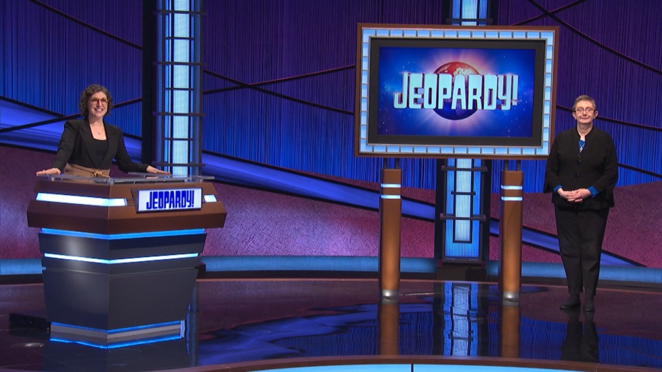 <strong>Mayim Bialik (left) served as&nbsp;&lsquo;Jeopardy!&rsquo; host in 2021 when Memphian Verlinda Henning (right) appeared on the game show.&nbsp;</strong>(Submitted photo)