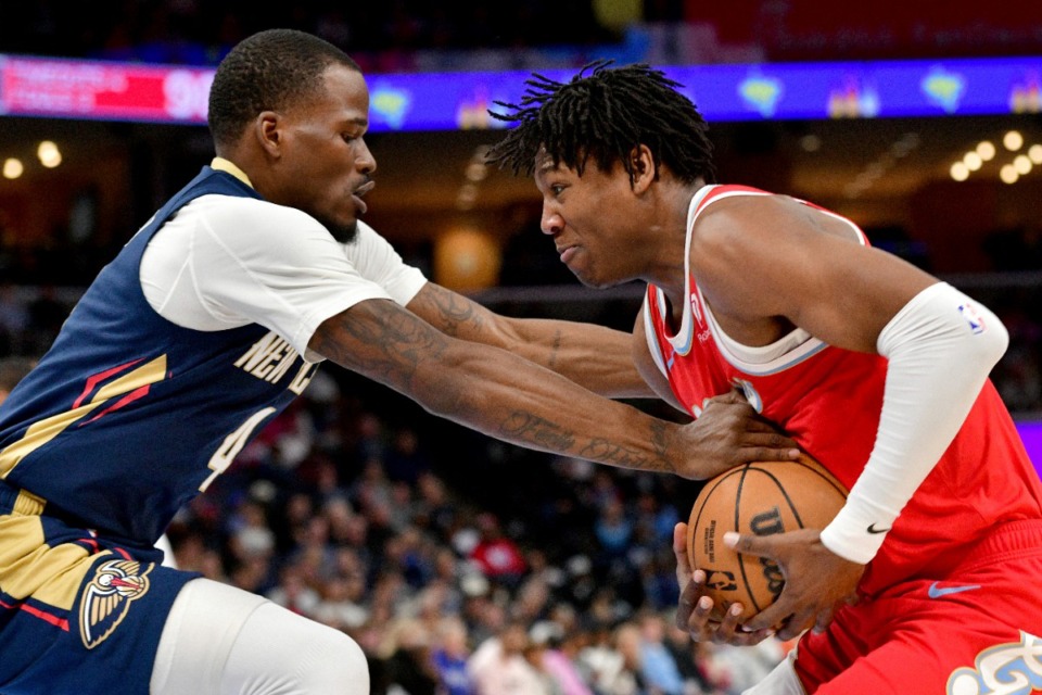 <strong>Memphis Grizzlies forward GG Jackson II, right, is guarded by New Orleans Pelicans guard Javonte Green (4) on Friday, Jan. 24, 2025.</strong> (Brandon Dill/AP)