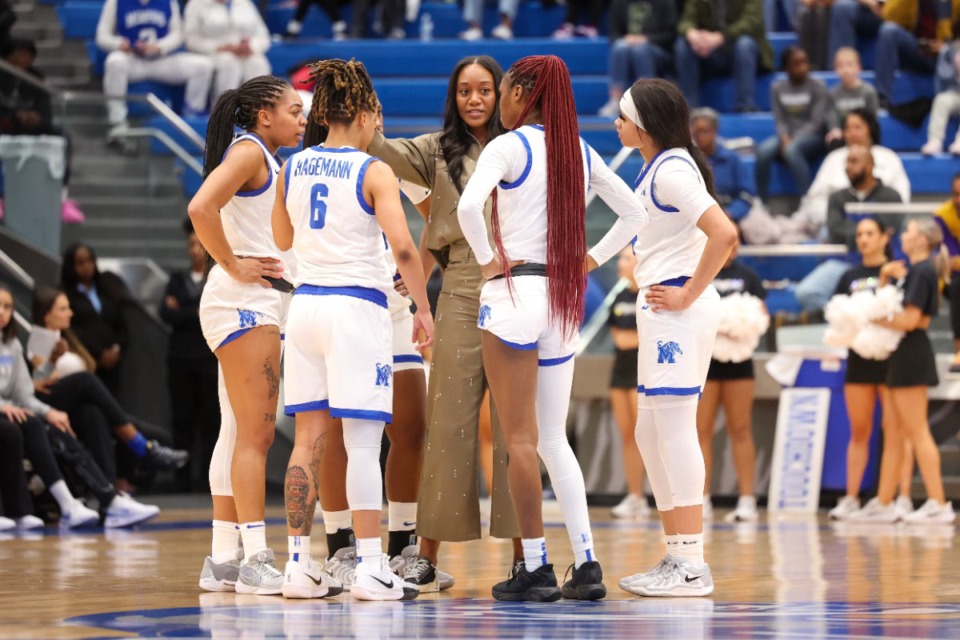 <strong>Memphis Tigers head coach Alex Simmons gives direction during a time out during the first half against North Texas at the Elma Roane Fieldhouse in Memphis on Saturday, Jan. 4, 2025.</strong> (Wes Hale/Special to The Daily Memphian)