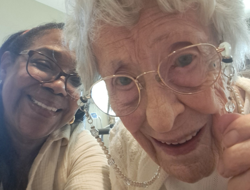 <strong>That&rsquo;s Thelma Scott on the right. She&rsquo;s a 94-year-old retired teacher. And that&rsquo;s Carolyn Armmer on the right. She&rsquo;s a</strong> <strong>71-year-old retired postal worker.</strong> (Courtesy Michelle Johnson)