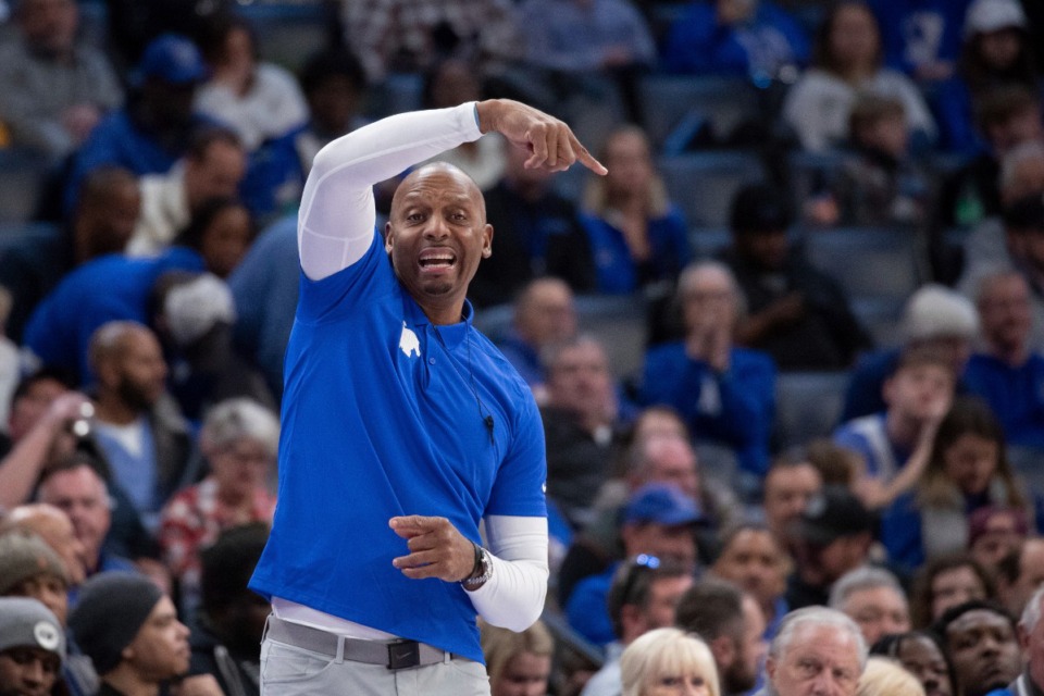 <strong>Memphis Tigers head coach Penny Hardaway has been pushing his team to throttle opponents when it has the chance to do so. USF, a squad that&rsquo;s currently under .500 in AAC play, offers an opportunity.</strong> (Nikki Boertman/AP file)