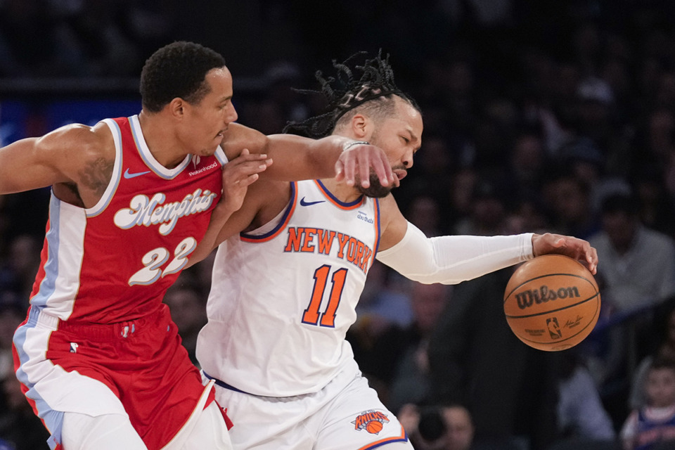 <strong>Memphis Grizzlies' Desmond Bane, left, defends New York Knicks' Jalen Brunson during the second half of an NBA basketball game on Jan. 27 in New York.</strong> (Seth Wenig/AP file)