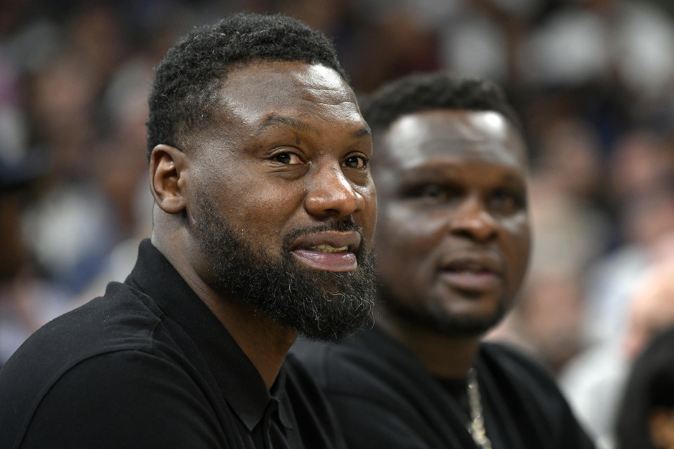 <strong>Former Memphis Grizzlies teammates Tony Allen, left, and Zach Randolph look on from courtside seats in the first half of an NBA basketball game between the New Orleans Pelicans and the Grizzlies on Oct. 25, 2023, in Memphis.</strong> (Brandon Dill/AP file)