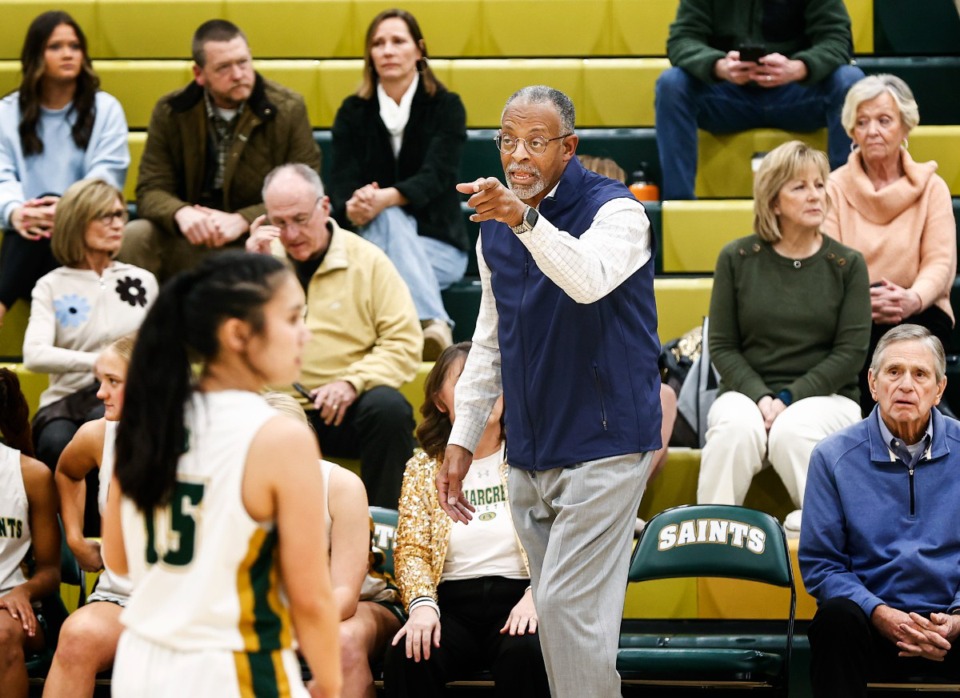 <strong>Briarcrest head coach Lee Smith (middle) coaches from the sideline on Friday, February 21, 2025. &ldquo;If you want to go fast, you go alone,&rdquo; he said. &ldquo;If you want to go far, you go with someone.&rdquo;</strong> (Mark Weber/The Daily Memphian)