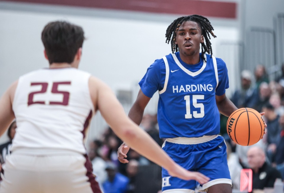 <strong>Harding's Chazaiah Curry (15) brings the ball up the court during a Feb. 7, 2025 game against ECS.</strong> (Patrick Lantrip/The Daily Memphian)