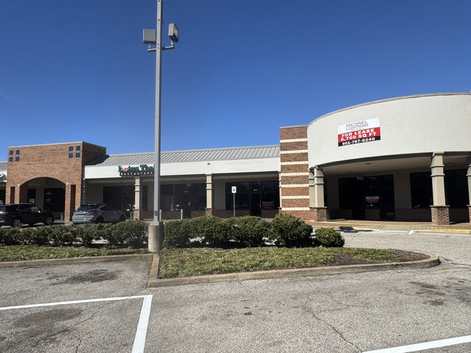 <strong>A large space available at the Malco Plaza on Bartlett Boulevard.</strong> (Michael Waddell/The Daily Memphian)