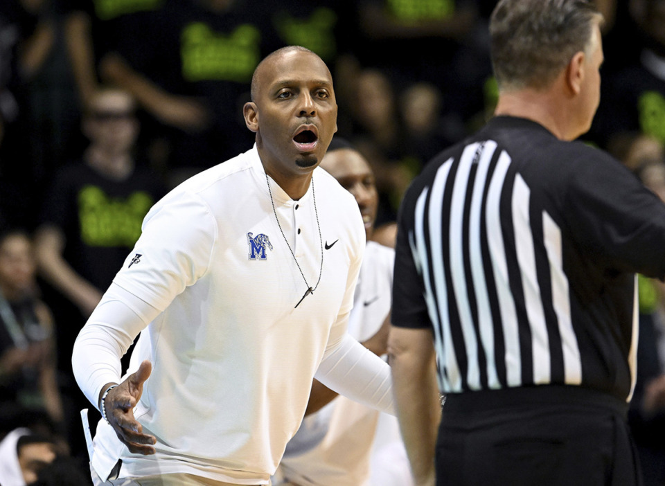 <strong>Memphis Tigers head coach Penny Hardaway reacts as a foul is called during the first half of an NCAA college basketball game against South Florida on Feb. 13 in Tampa, Fla.</strong> (Jason Behnken/AP file)