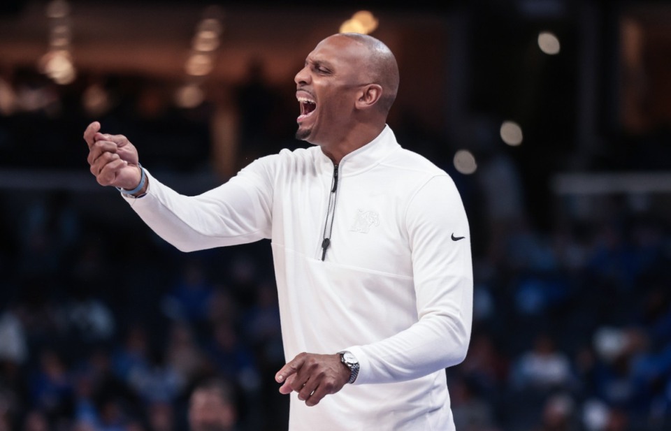 <strong>Memphis coach Penny Hardaway tries to get his team's attention during a Mar. 7, 2025, game against South Florida.</strong> (Patrick Lantrip/The Daily Memphian)