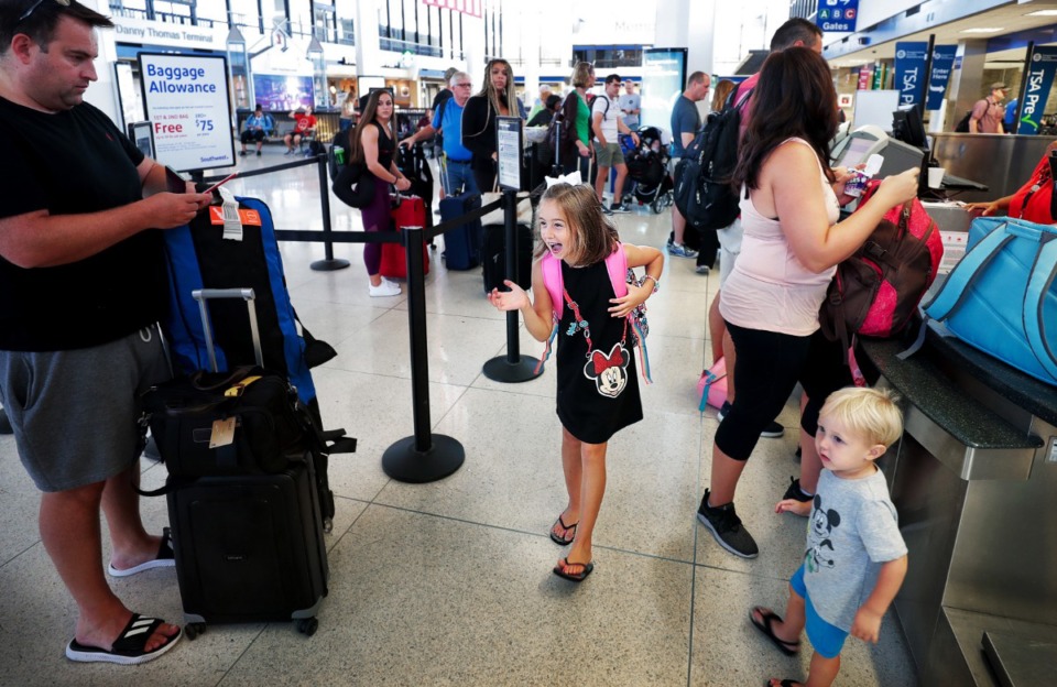 <strong>Travelers heading out for fall break vacations can expect longer-than-usual lines and difficulty finding parking places, Memphis International Airport officials warn.</strong> (Jim Weber/Daily Memphian file)