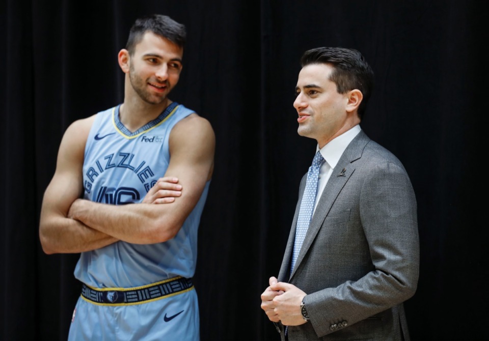 <strong>John Konchar (left) chats with Executive Vice President of Basketball Operations Zach Kleiman during Media Day.</strong> (Mark Weber/Daily Memphian)