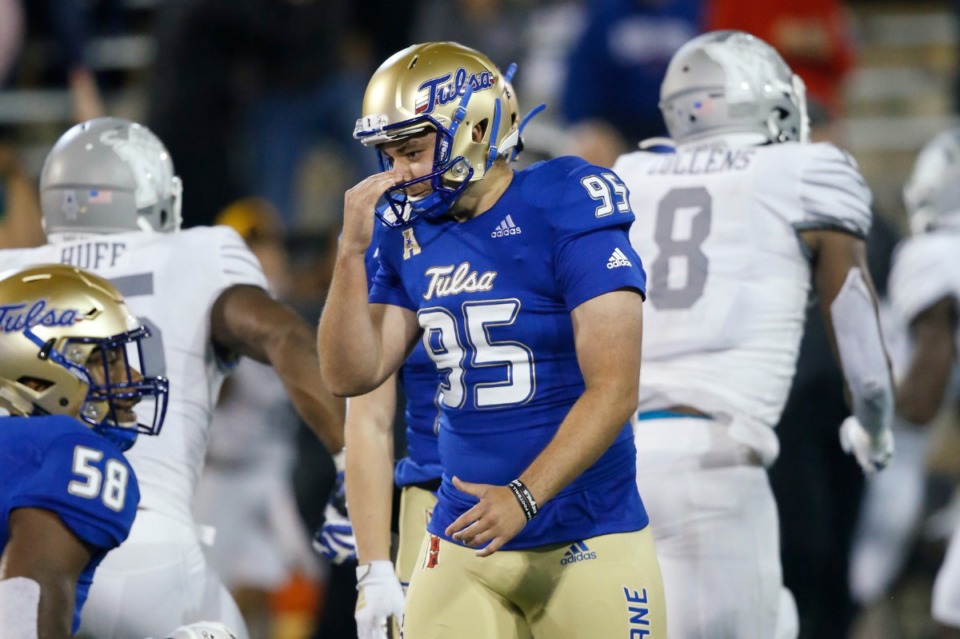 <strong>Tulsa kicker Jacob Rainey (95) reacts after missing a field goal in the final seconds of an NCAA college football game against Memphis in Tulsa, Oklahoma, Oct. 26.</strong> (Sue Ogrocki/AP)