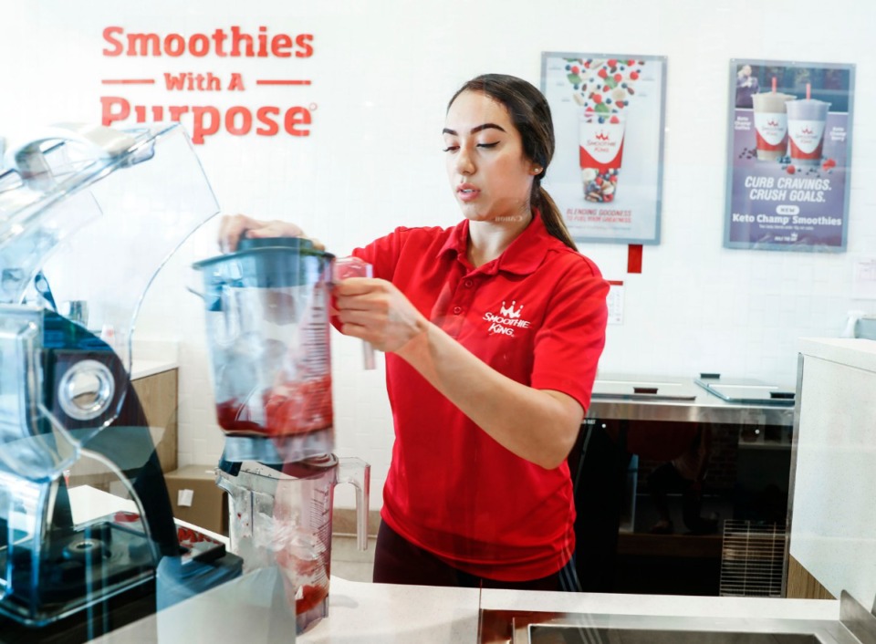 <strong>Jessica Martinez prepares a strawberry drink at the Smoothie King in Lakeland on Tuesday, Oct. 29.&nbsp;The location opened earlier this year at 8950 U.S. 64.</strong> (Mark Weber/Daily Memphian)