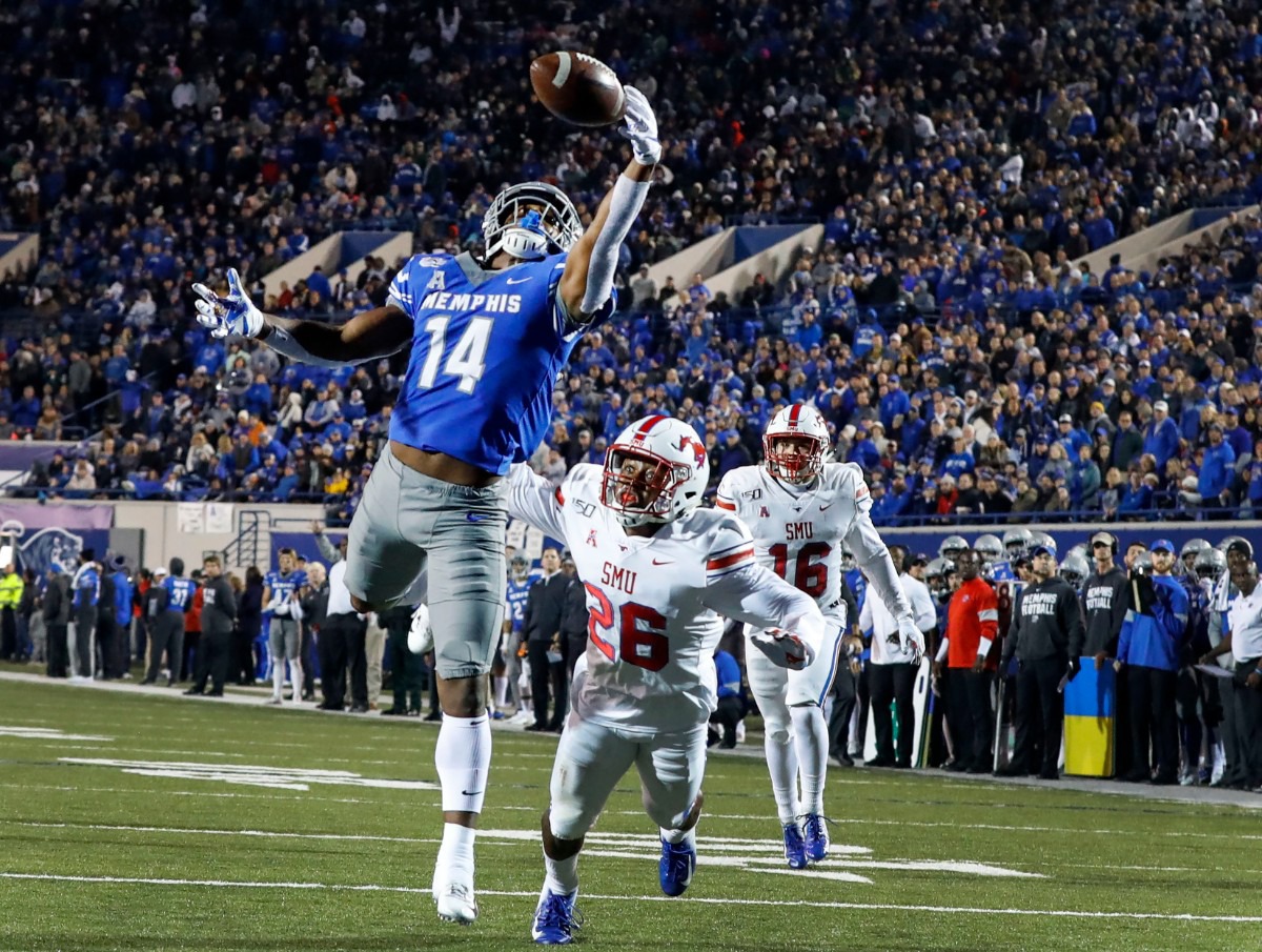 <strong>University of Memphis running back Antonio Gibson (left) drops a touchdown catch in front of the SMU defense&nbsp;during the game on Saturday, Nov. 2, 2019, at Liberty Bowl Memorial Stadium.&nbsp;</strong>(Mark Weber/Daily Memphian)