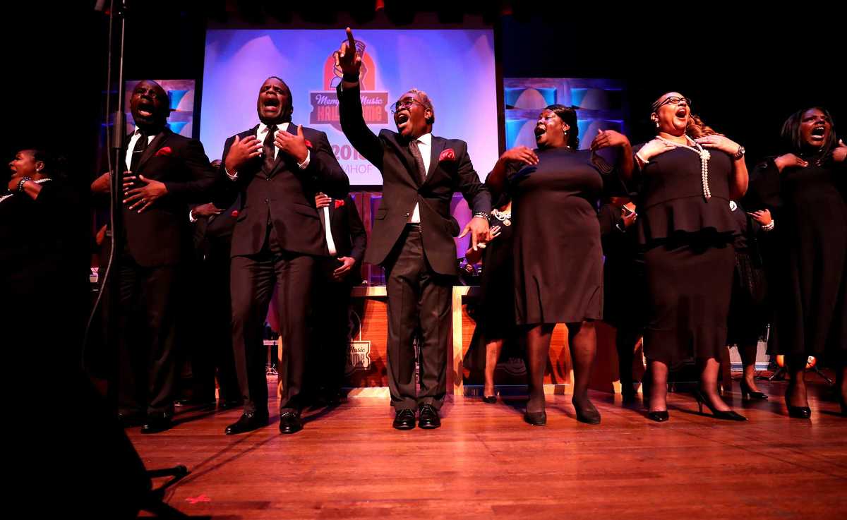 <strong>Members of the late O'Landa Draper's Associates gospel choir perform as Draper is inducted into the Memphis Music Hall of Fame at the Cannon Center for the Performing Arts.</strong> (Houston Cofield/Daily Memphian).