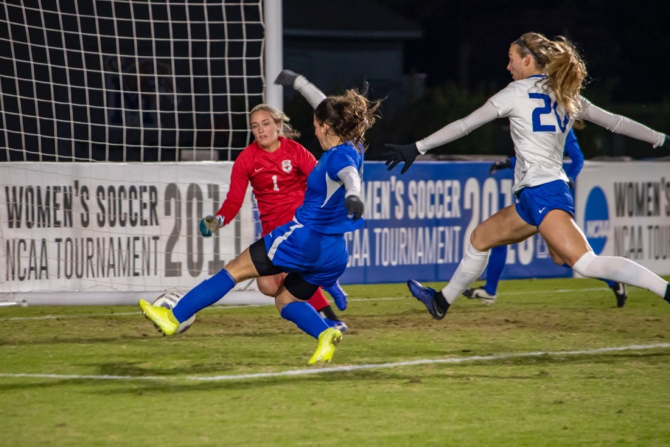 <strong>Lisa Pechersky nets the first goal for Memphis in the opening minutes of the AAC semifinal game against SMU Nov. 8.</strong> (Frank Ramirez/Daily Memphian)