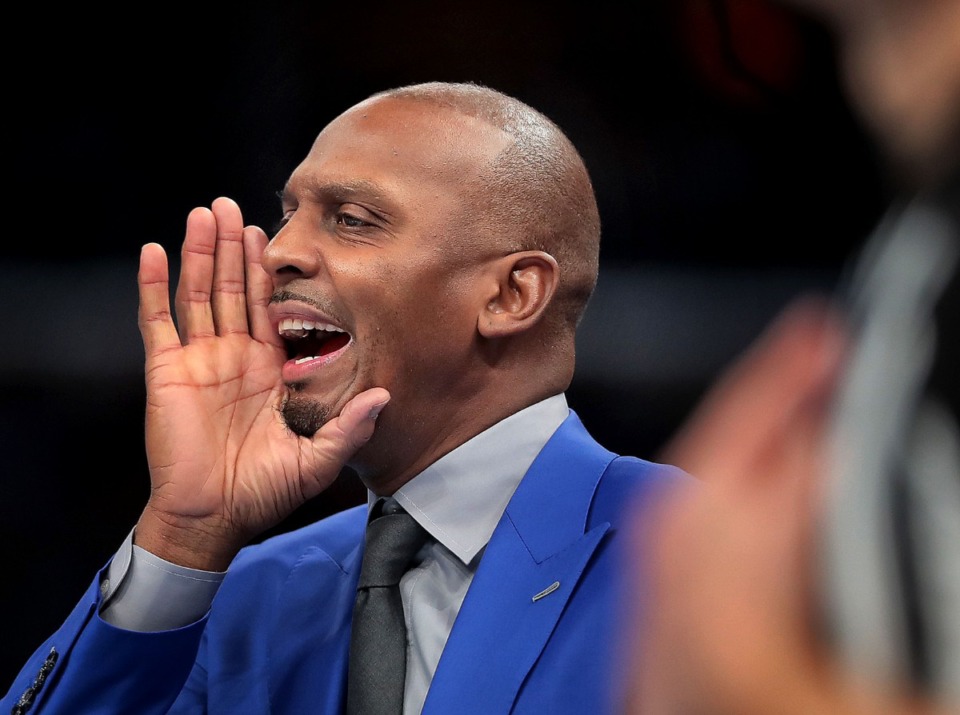 <strong>University of Memphis head coach Penny Hardaway calls a play on the court against Ole Miss during the Tigers' game on Nov. 23, 2019, against Mississippi at FedExForum.</strong> (Jim Weber/Daily Memphian)