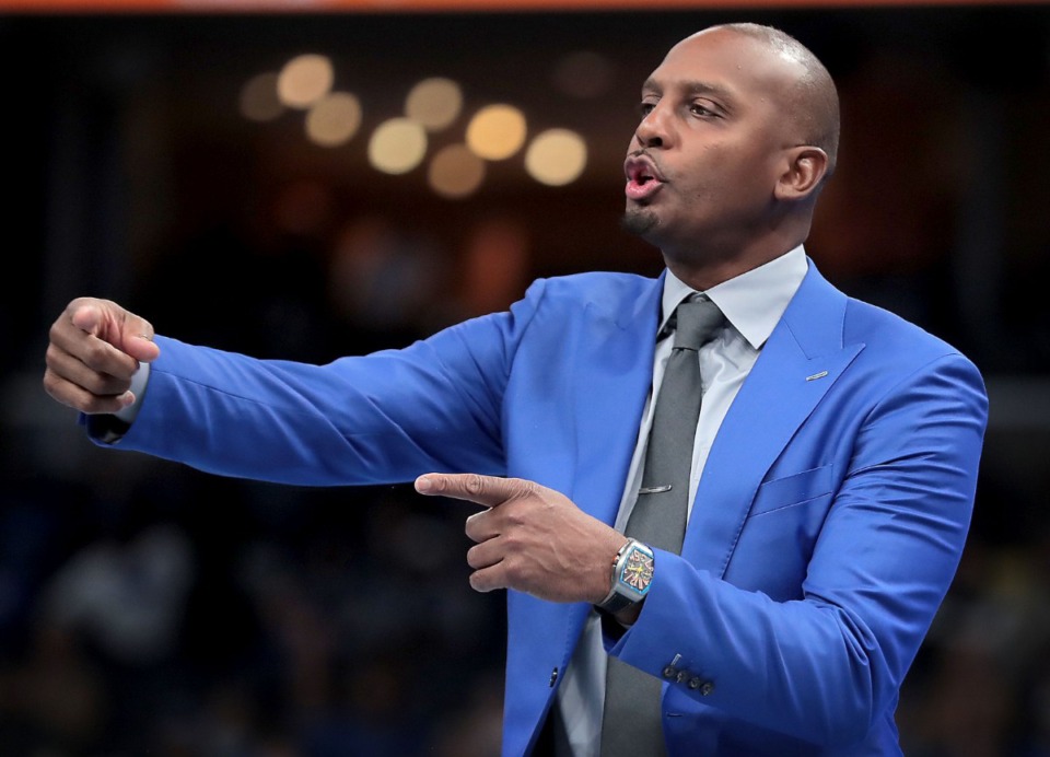 <strong>University of Memphis head coach Penny Hardaway calls a play on the court against Ole Miss during the Tigers' game on Nov. 23, 2019, against Mississippi at FedExForum.</strong> (Jim Weber/Daily Memphian)