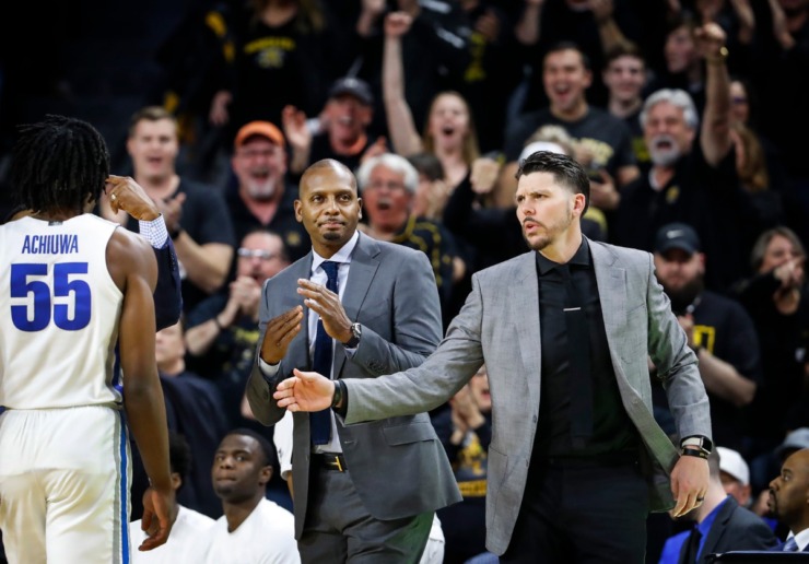 <strong>Memphis head coach Penny Hardaway (middle) calls a time out after falling behind Wichita State during action&nbsp;on Jan. 9, 2020, in Wichita, Kansas.</strong> (Mark Weber/Daily Memphian)