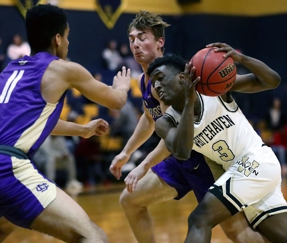 <strong>Whitehaven High School senior guard Alvin Miles (3) drives to the lane against Christian Brothers High School during a Jan. 10, 2020, tournament held at Lausanne Collegiate School.</strong> (Patrick Lantrip/Daily Memphian)