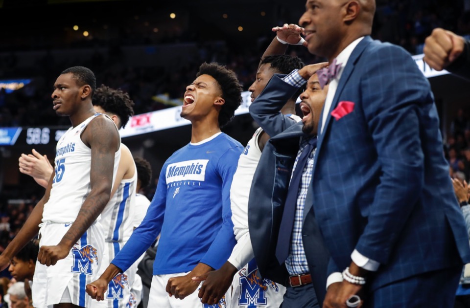 <strong>Jayden Hardaway (middle) celebrates on the bench with his teammates during a 60-49 victory over Cincinnati Thursday, Jan. 16, 2020, at FedExForum.</strong> (Mark Weber/Daily Memphian)