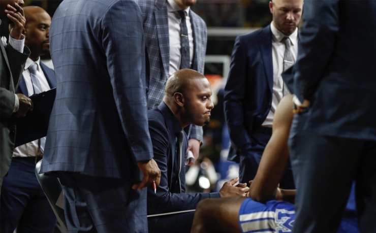<strong>Memphis head coach Penny Hardaway (middle) sits in the huddle of a timeout during a 40-point lose to the Golden Hurricane Wednesday, Jan. 22, 2020, in Tulsa, Oklahoma.</strong> (Mark Weber/Daily Memphian)
