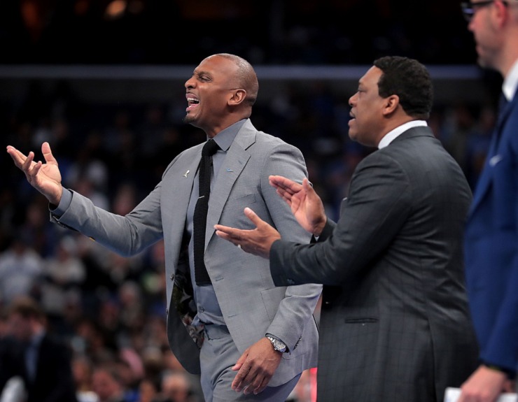 University of Memphis head coach Penny Hardaway (left) reacts to a foul call during the Tigers' game on Jan. 25, 2020, against SMU at the FedExForum. (Jim Weber/Daily Memphian)