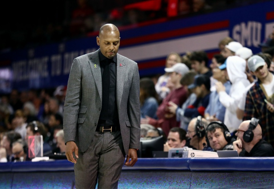 <strong>University of Memphis coach Penny Hardaway hangs his head during a road loss against the Southern Methodist University Mustangs in Dallas Feb. 25, 2020.</strong> (Patrick Lantrip/Daily Memphian)