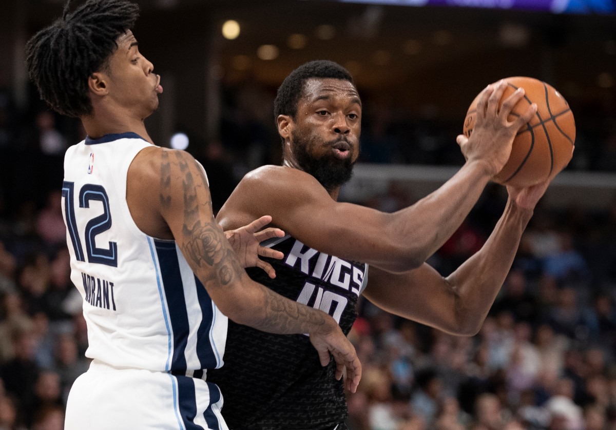 <strong>Sacramento Kings forward Harrison Barnes (40) looks to pass while defended by Memphis Grizzlies guard Ja Morant (12) Feb. 28, 2020, at FedExForum.</strong> (Nikki Boertman/AP)