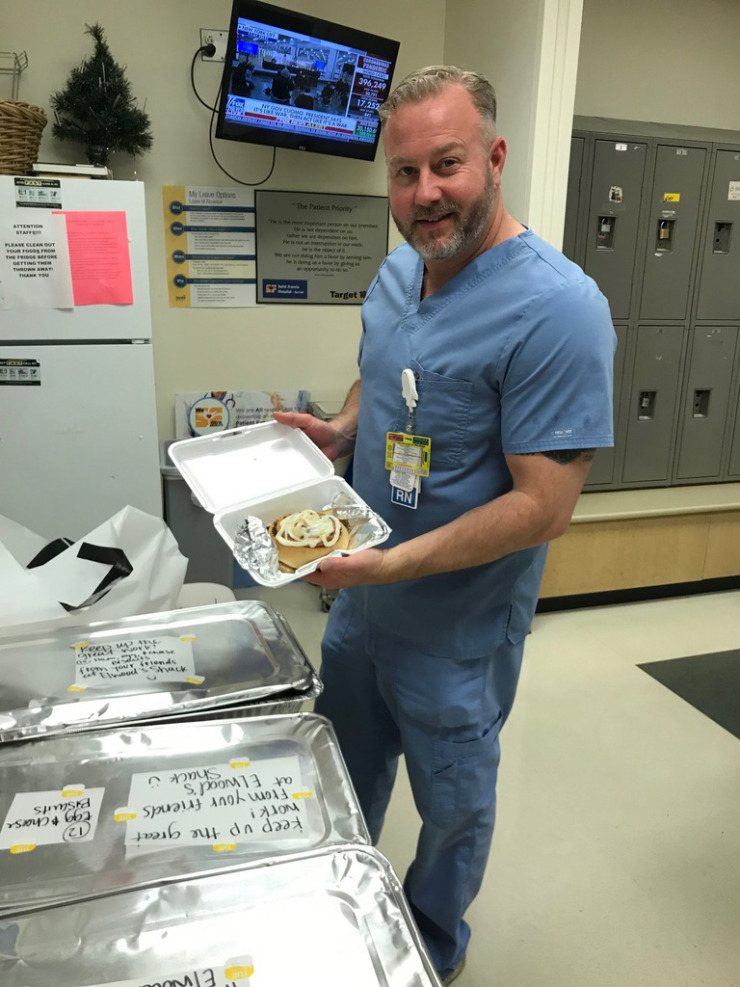 <strong>Registered nurse Cary Hamilton was on duty Tuesday morning at St. Francis Hospital-Bartlett when Elwood&rsquo;s Shack delivered breakfast to the emergency room staff.</strong><span><strong>&nbsp;</strong>(St. Francis Hospital-Bartlett)</span>