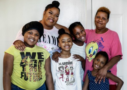 <strong>Beverly Robinson (top right) lives in Hickory Hill with her daughters Kensley Robinson, 10, (top middle) and Kentara Robinson, 17, (top left) and granddaughters Krystal Cole, 8, (bottom, from left) Emalee Golatt, 7, and Kelsey Robinson, 5.&nbsp;</strong>(Mark Weber/Daily Memphian)