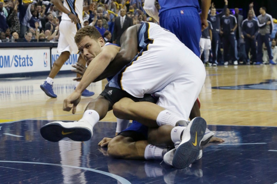 <strong>Los Angeles Clippers forward Blake Griffin, left, and Memphis Grizzlies forward Zach Randolph collide during second half of Game 6 in a first-round NBA basketball playoff series at FedExForum, May 3, 2013. The Grizzlies defeated the Clippers 118-105.&nbsp;</strong>(Danny Johnston/AP)