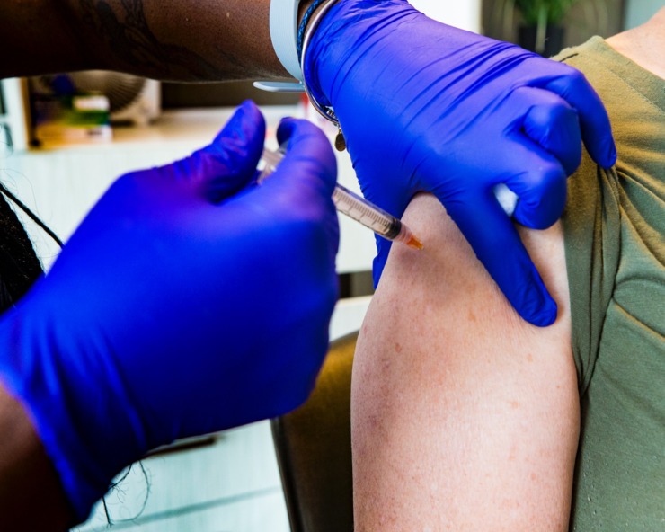 <strong>Nurse Danielle Marzette administers vaccine to a patient at Shot Nurse in East Memphis on July 21, 2020.</strong> (Ziggy Mack/Special to The Daily Memphian)