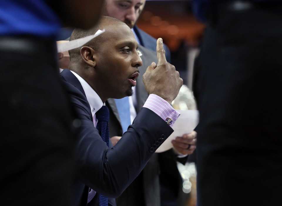 <strong>Memphis coach Penny Hardaway talks to his players during a time-out at the Tigers' game against UAB on Saturday, Dec. 8.</strong> (Karen Pulfer Focht/Special to the Daily Memphian)