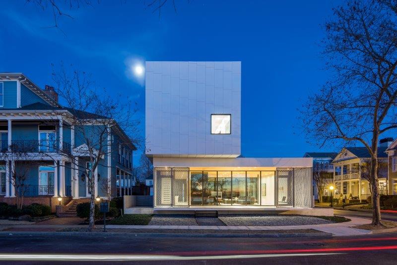 <strong>Of the &ldquo;Civitas&rdquo; residence in Harbor Town, judges said&nbsp;&ldquo;The juxtaposition of this modern house to its more traditional neighbors created a wonderful dialogue about what it means to be a home.&rdquo;&nbsp;</strong>(Credit: archimania)