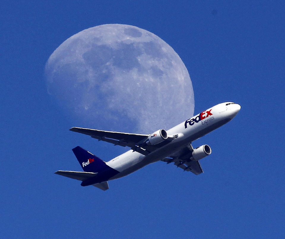 <strong>The Canadian government has selected FedEx Express Canada and Innomar Strategies Inc. to handle warehousing and transportation of COVID-19 vaccines there</strong> (AP File Photo/Nick Ut)