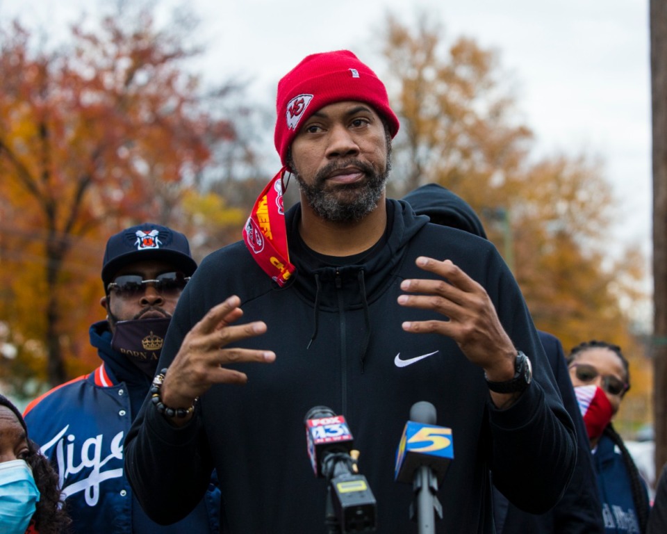 <strong>Former NBA star Rasheed Wallace speaks at the gathering Sunday, Dec. 13 outside the Memphis Branch headquarters on Vance Avenue.</strong> (Ziggy Mack/Special to Daily Memphian)