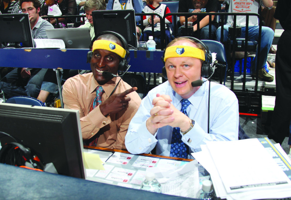 <strong>Because of issues regarding Sinclair Broadcast Group and regional sports networks, some fans will have a hard time finding the Grizzlies television broadcasters, Brevin Knight and Pete Pranica (in file photo), and the Grizzlies games this year</strong>. (Photo by Joe Murphy/NBAE via Getty Images)