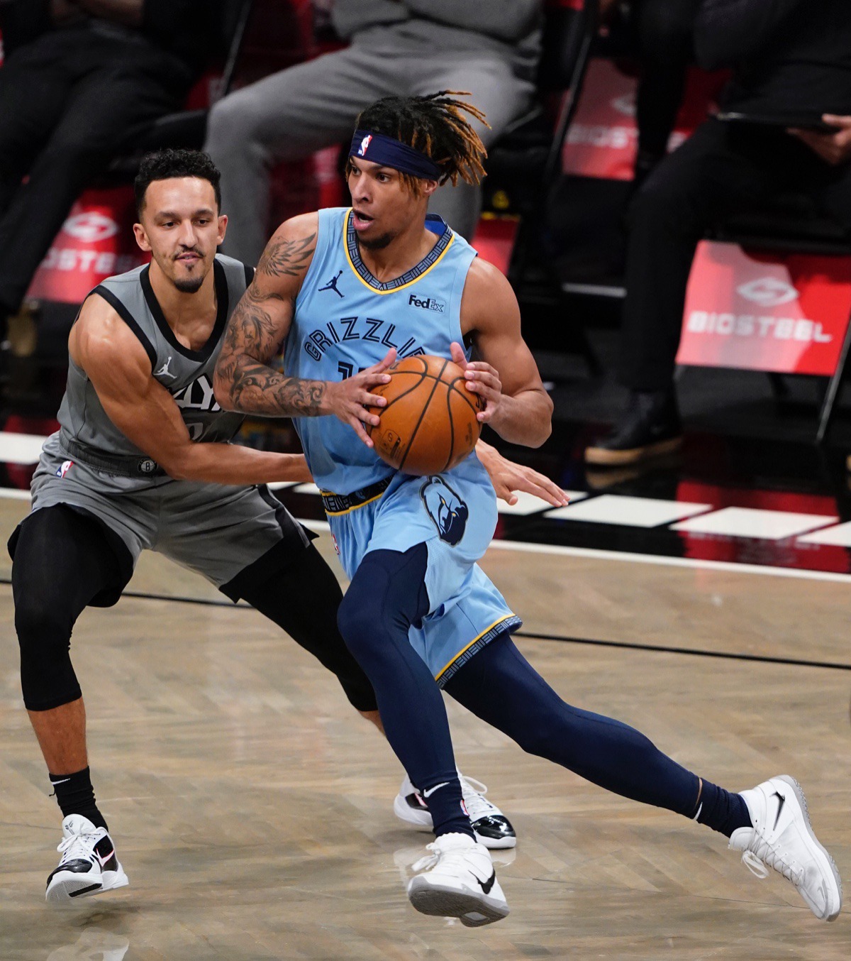 <strong>Brooklyn Nets guard Landry Shamet, left, defends against Grizzlies guard Ja Morant on Monday, Dec. 28, 2020, in New York.</strong> (Kathy Willens/AP)