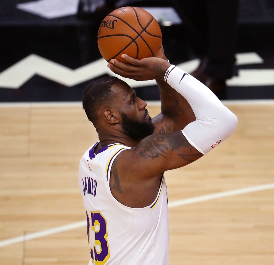 <strong>Los Angeles Lakers forward LeBron James (23) shoots a free throw during a Jan. 3, 2021 game against the Memphis Grizzlies at the FedExForum.</strong> (Patrick Lantrip/Daily Memphian)
