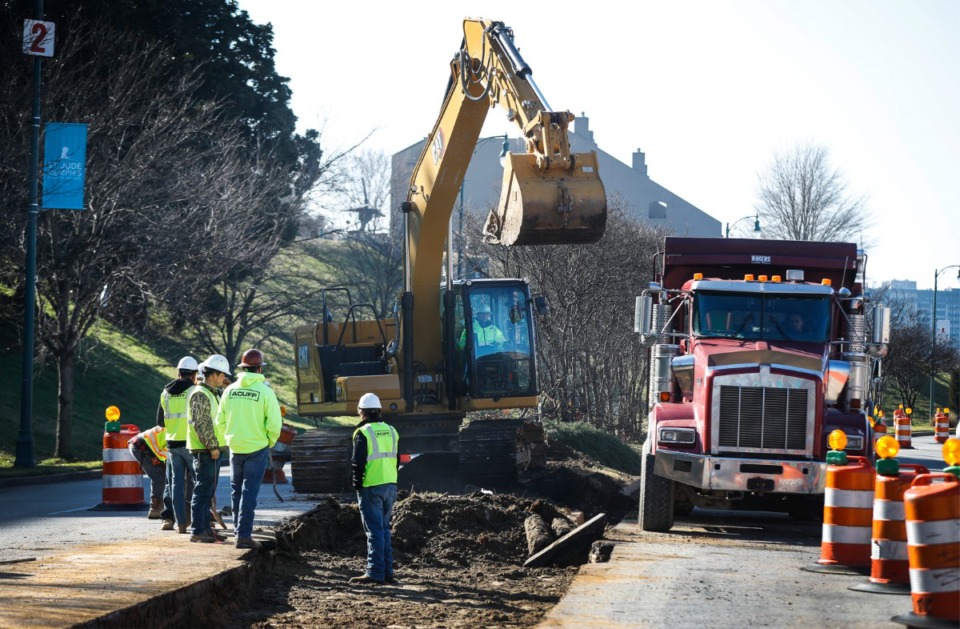<strong>Construction begins on the Tom Lee Park project as heavy machinery starts removing the median strip on Riverside Drive on Tuesday, Jan. 5, 2021.</strong> (Mark Weber/The Daily Memphian)