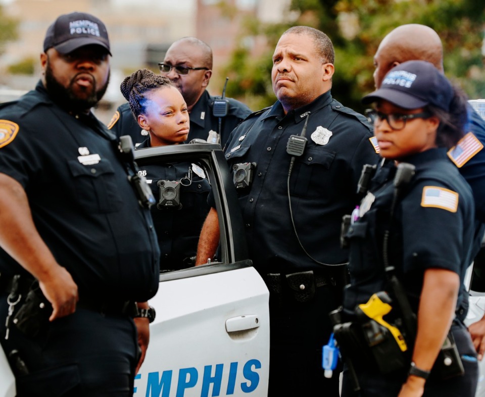 <strong>Memphis police officers block off Jefferson during a protest in 2019.&nbsp;Memphis finished 2020 with 332 homicides.</strong> (Daily Memphian file)