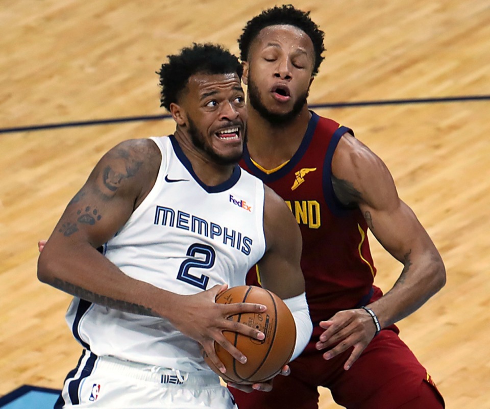 <strong>Memphis Grizzlies forward Xavier Tillman Sr. (2) drives to the basket on Jan. 7, 2021, against the Cleveland Cavaliers at FedExForum.</strong> (Patrick Lantrip/Daily Memphain)