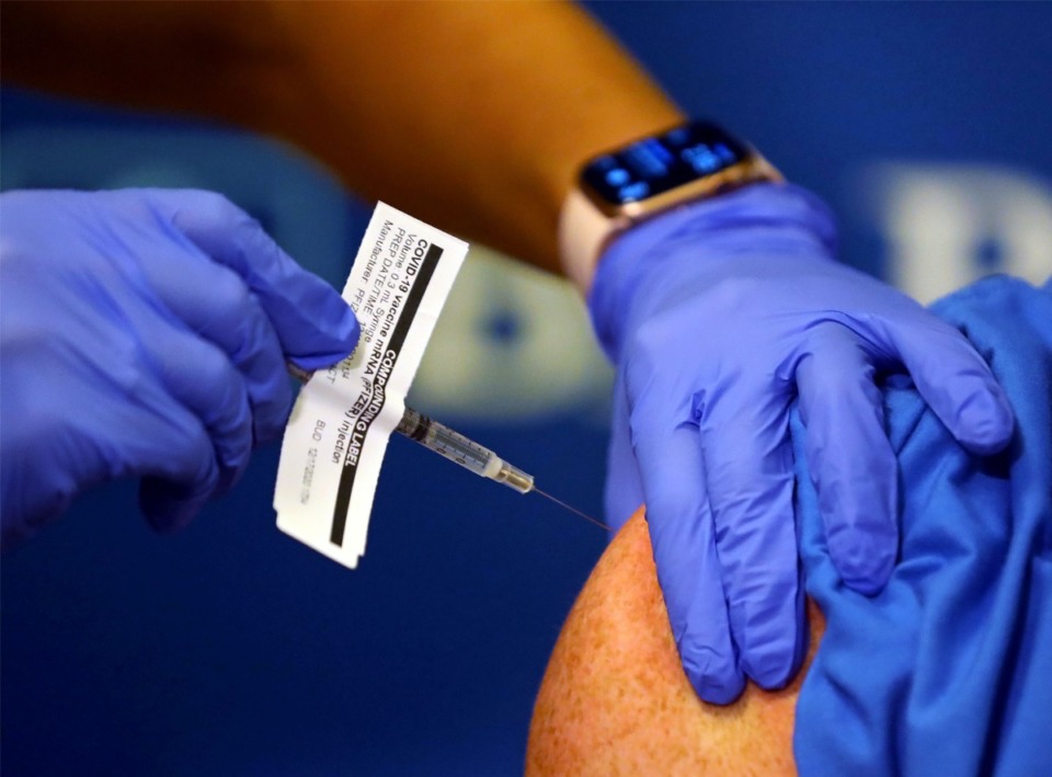 <strong>Frontline healthcare workers get vaccinated for COVID-19 at Baptist Memorial Hospital Dec. 17, 2020.</strong> (Patrick Lantrip/Daily Memphian)