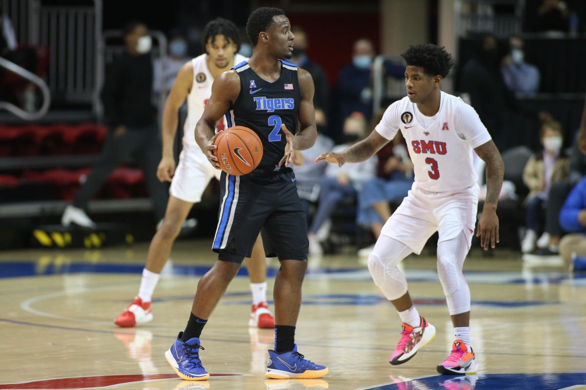 <strong>Alex Lomax brings the ball upcourt against SMU in Dallas on Jan. 28, 2021. </strong>(Courtesy University of Memphis)